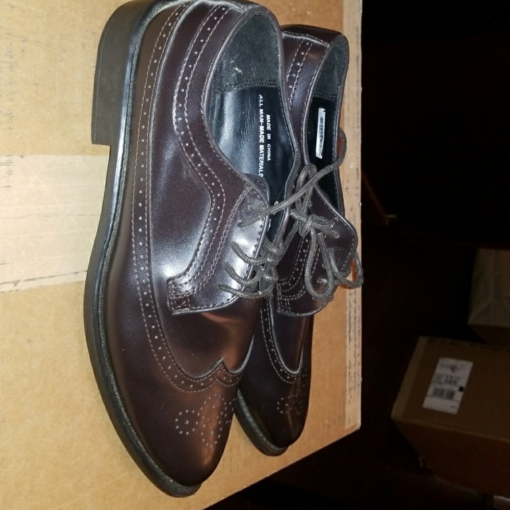 Formal brown leather men's shoes